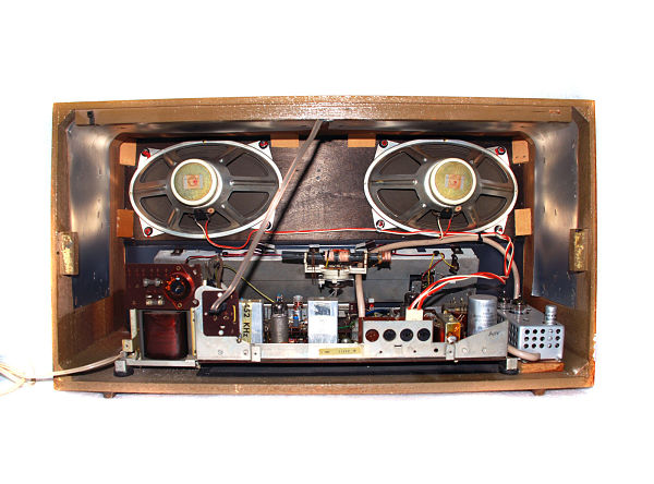 Vintage-Grundig-RF160-Stereo-Tube-radio-Working-_57_opt.jpg